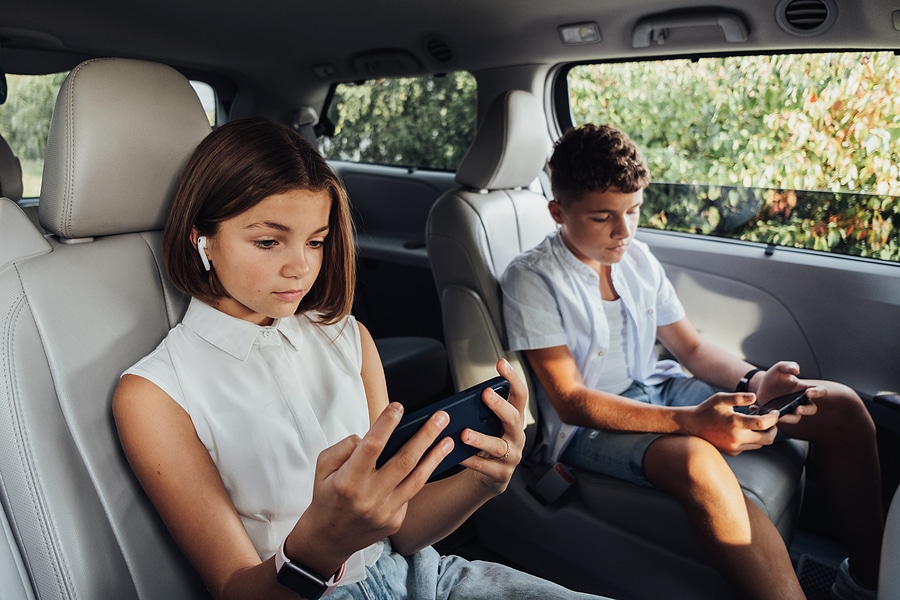 5 Ways a Minivan Rental Makes Summer Travel Easier